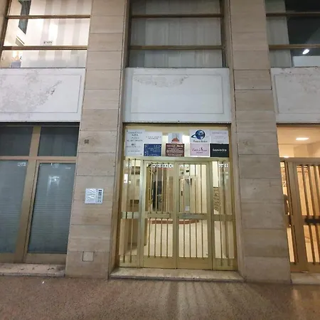 Neapolitan Skyscraper Apartment Exterior foto