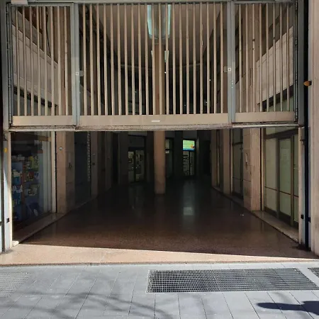 Neapolitan Skyscraper Apartment Exterior foto